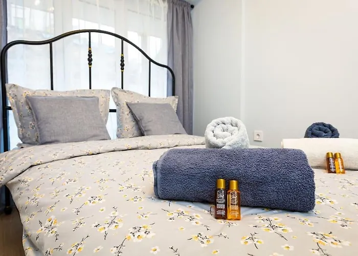 Апартаменти Private House In The Center Of