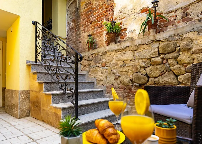 Private House In The Center Of *